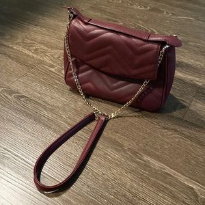 Summer & Rose burgundy shoulder bag with 3 pockets